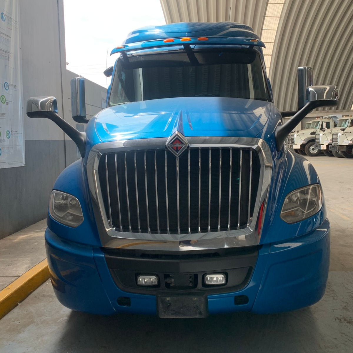Camión International LT 56"