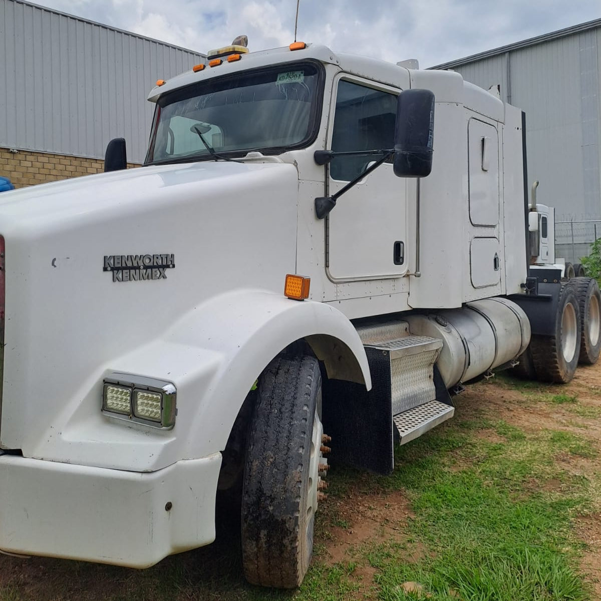 Camión Kenworth T660 42"