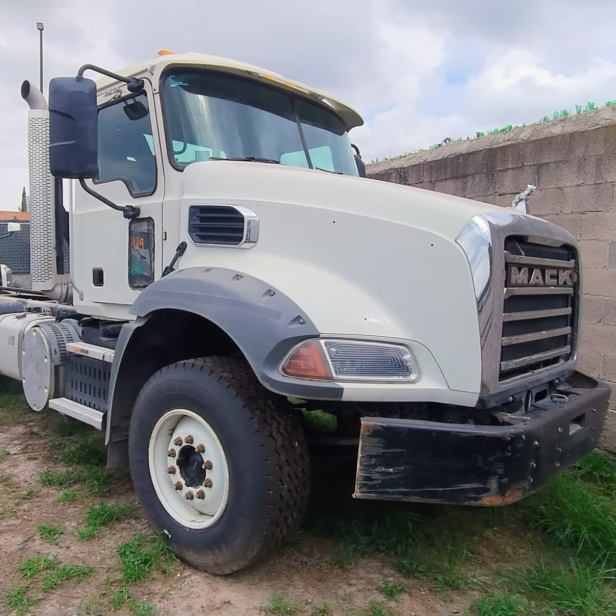 Camión Mack Granite 81 K - ELCAMIONERO.MX