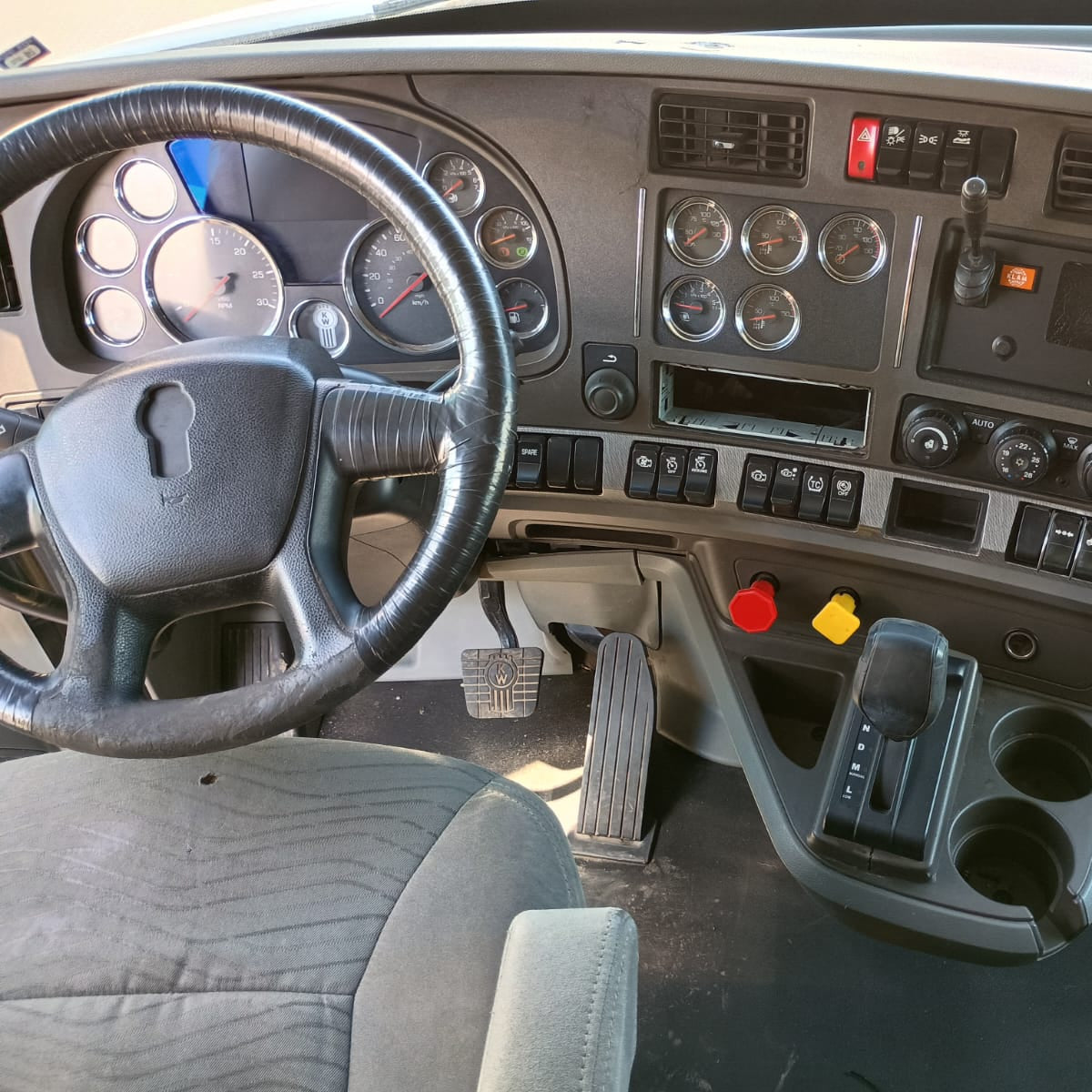 Camión Kenworth T-680 52" - ELCAMIONERO.MX
