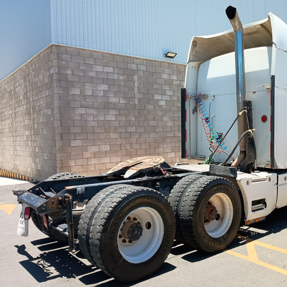 Camión Kenworth T600 72" AEROCAB