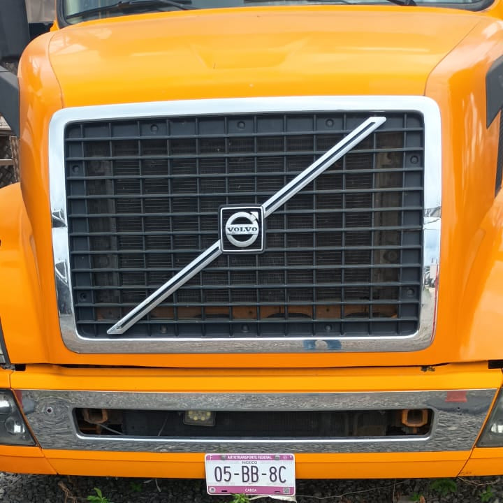 Camión Volvo VNL64T-630 - ELCAMIONERO.MX