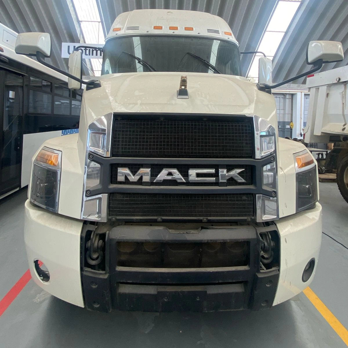 Camión Mack Anthem 48" - ELCAMIONERO.MX