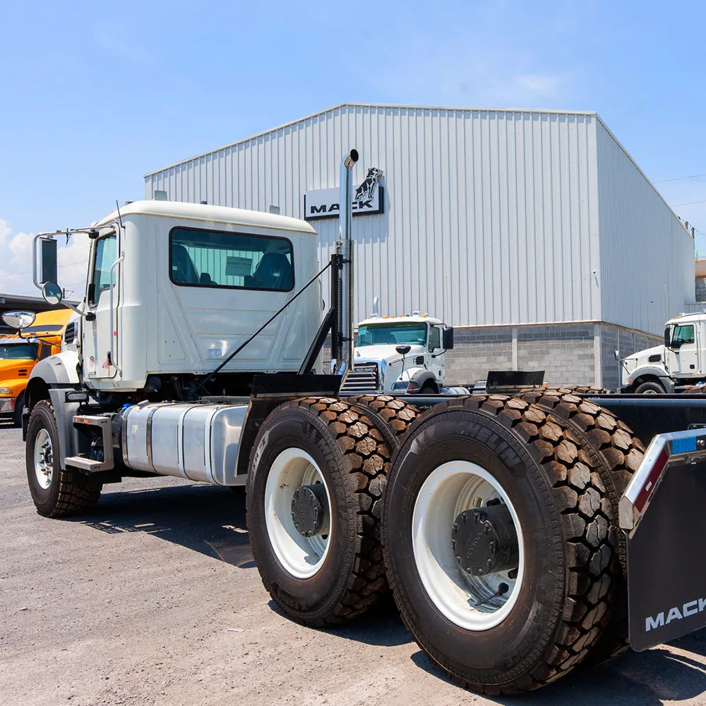 Camión Mack 66 K Chasis