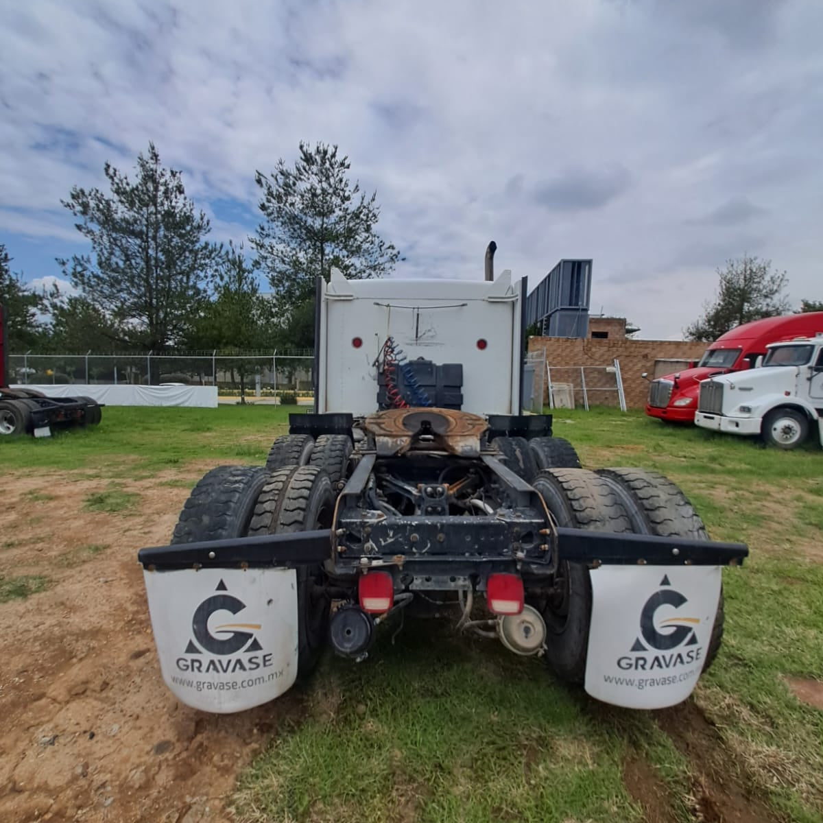 Camión Kenworth T660 42"