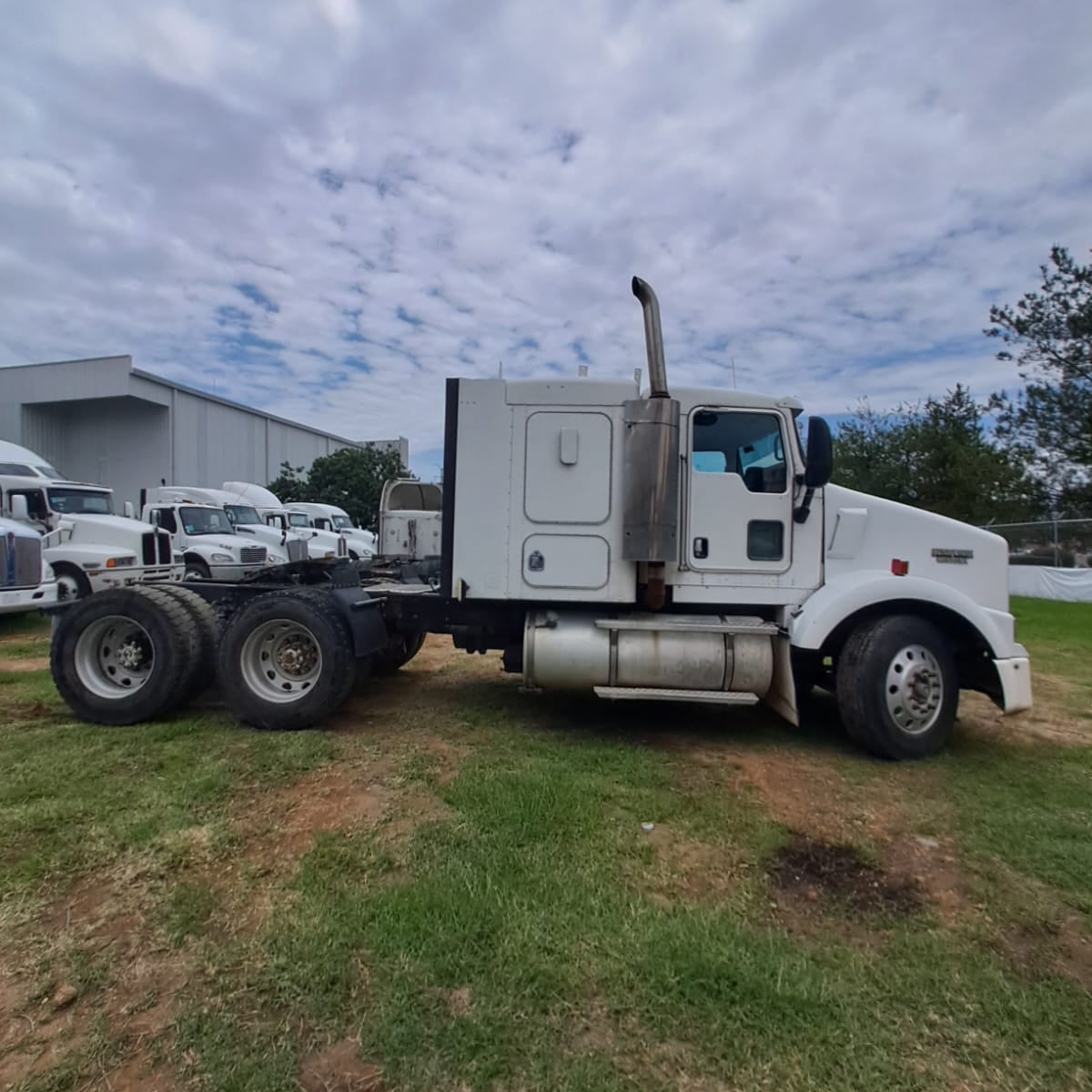Camión Kenworth T660 42"