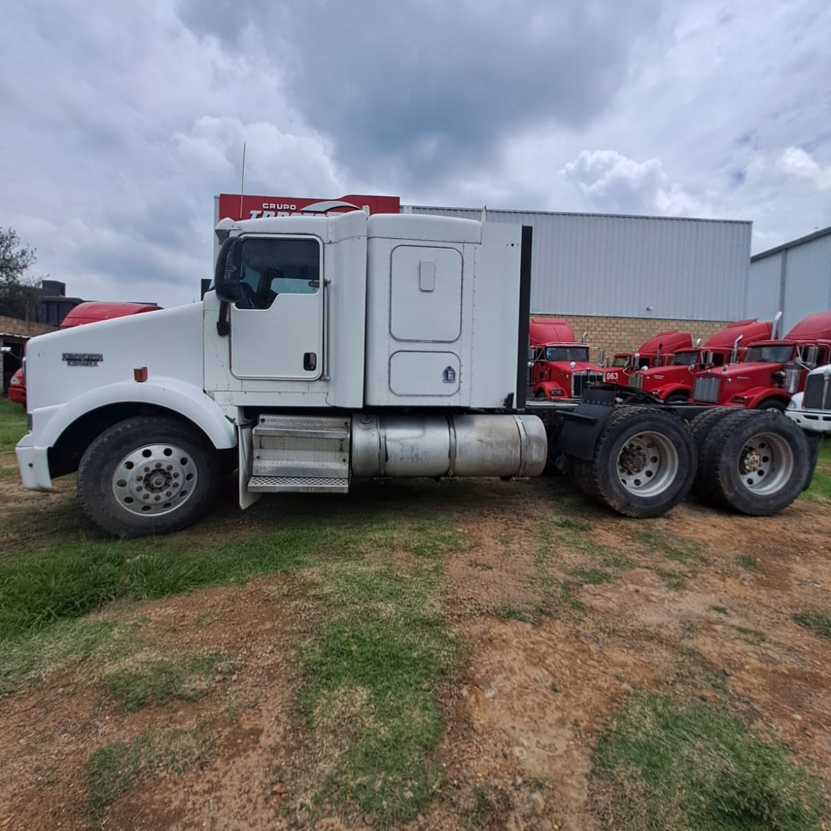 Camión Kenworth T660 42"