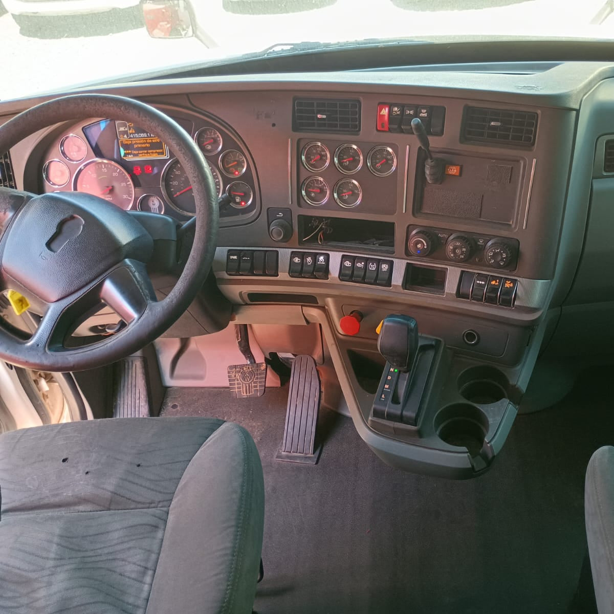 Camión Kenworth T-680 52"