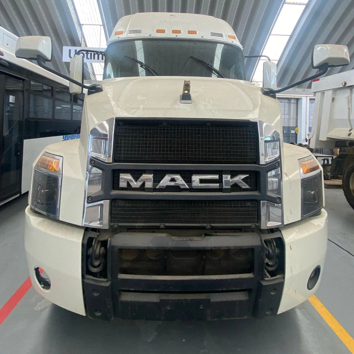 Camión Mack Anthem - ELCAMIONERO.MX
